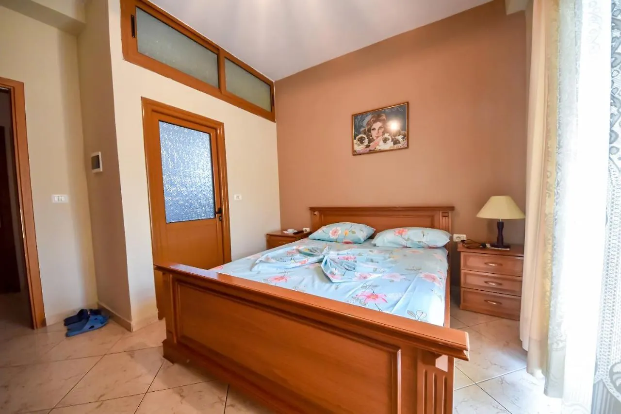 Hotel Geraldo Gjirokastra 0*,  Albania