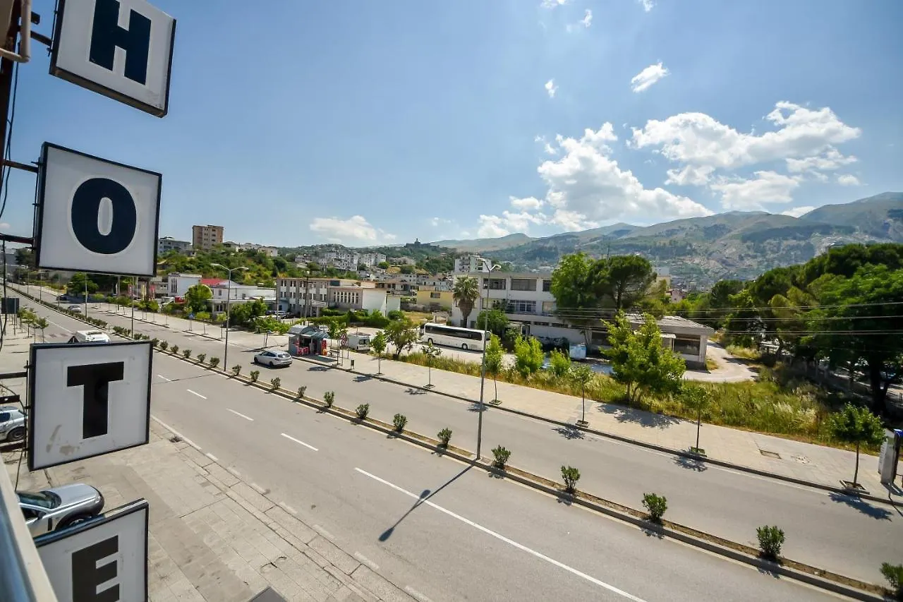 Hotel Geraldo Gjirokastra Apartament
